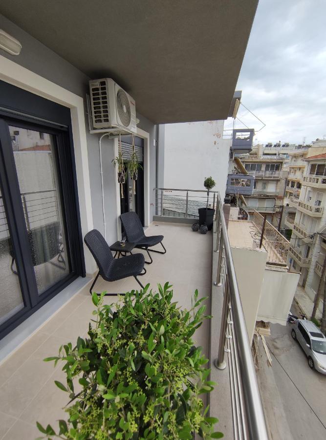 Grey Swan - Modern & Stylish Apartment With Private Parking Volos Ngoại thất bức ảnh