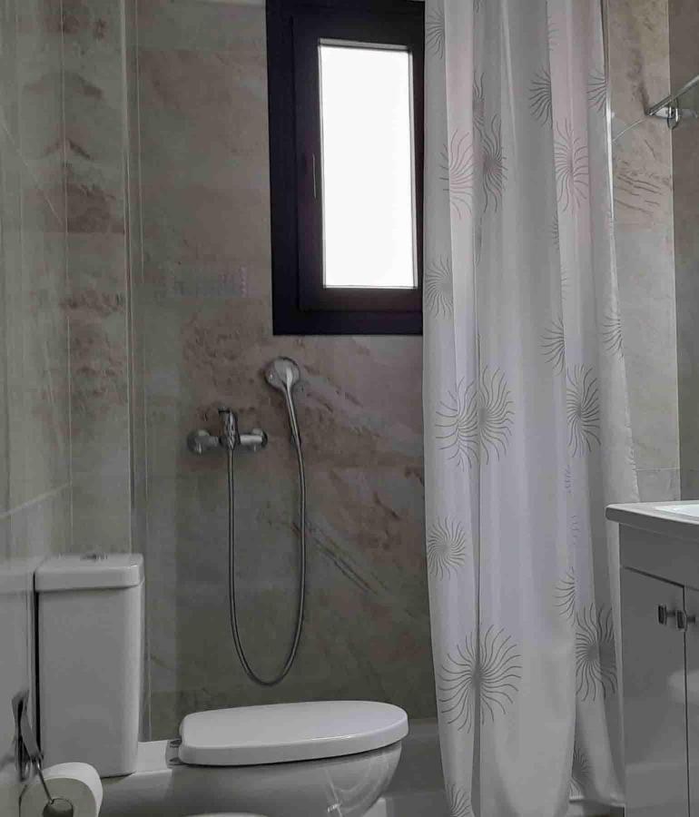 Grey Swan - Modern & Stylish Apartment With Private Parking Volos Ngoại thất bức ảnh